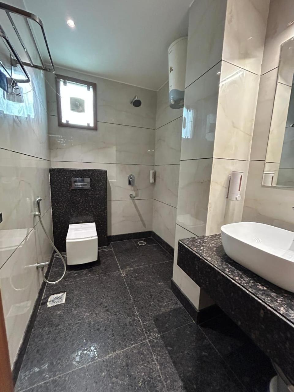 Hotel Swarn Bhoomi Κανπούρ Εξωτερικό φωτογραφία